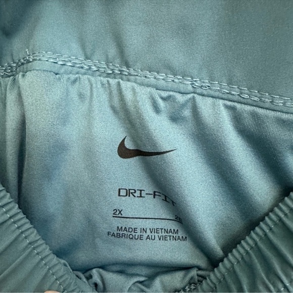 Nike Shorts NWT - Picture 3 of 3